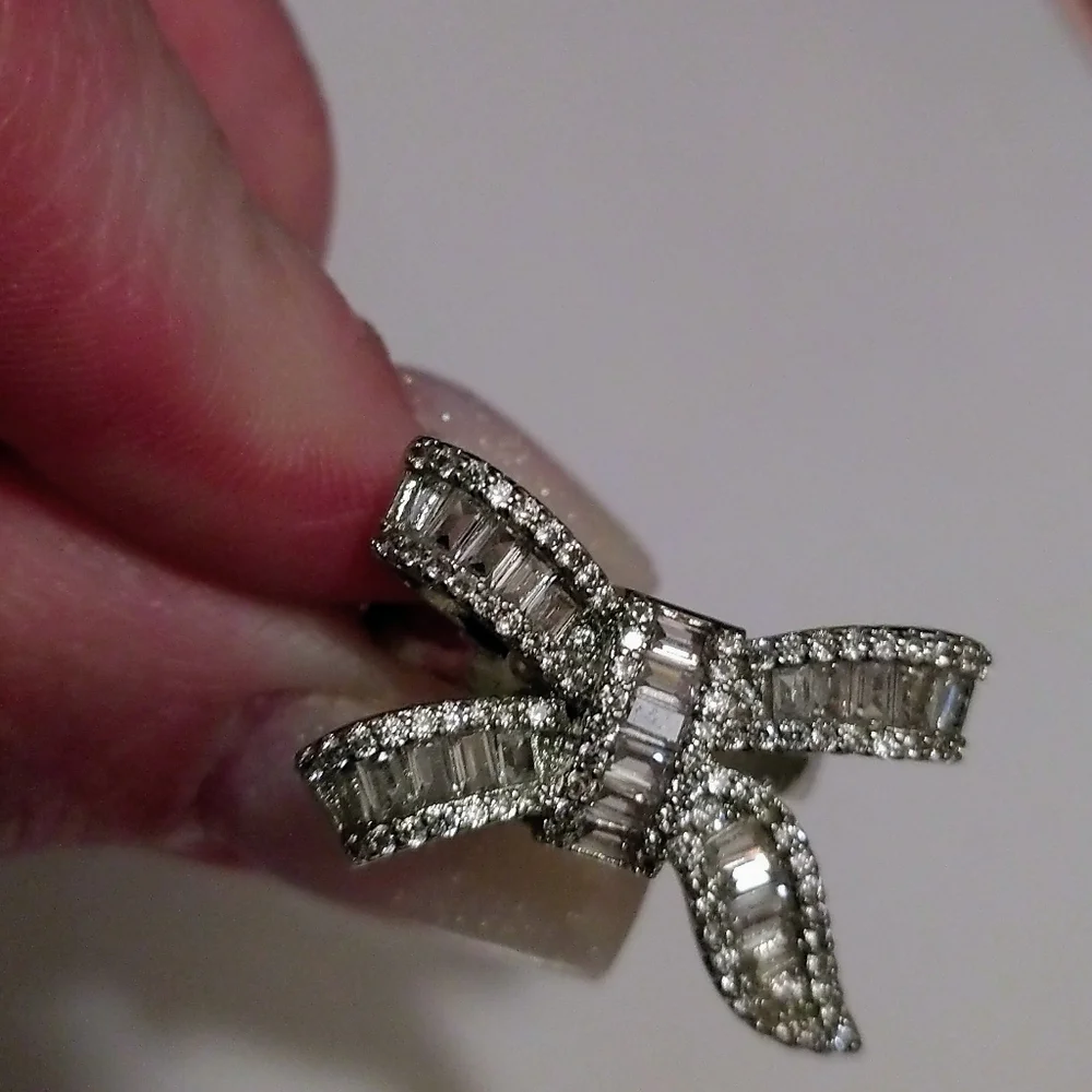Elegant CZ Silver Bow Ring Sz.7 - Picture 3 of 4